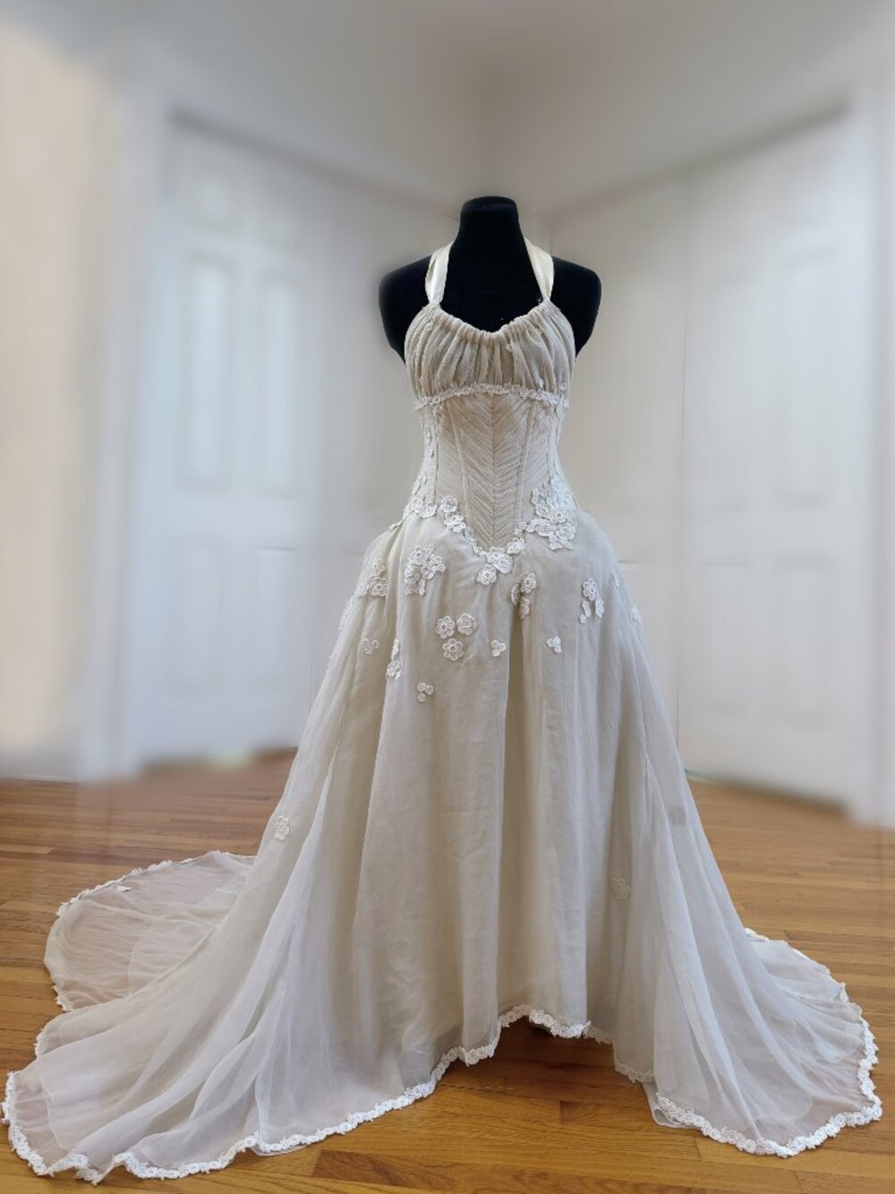 Vintage Basque Waist Ivory Chiffon Floral Lace Bohemian Wedding Dress